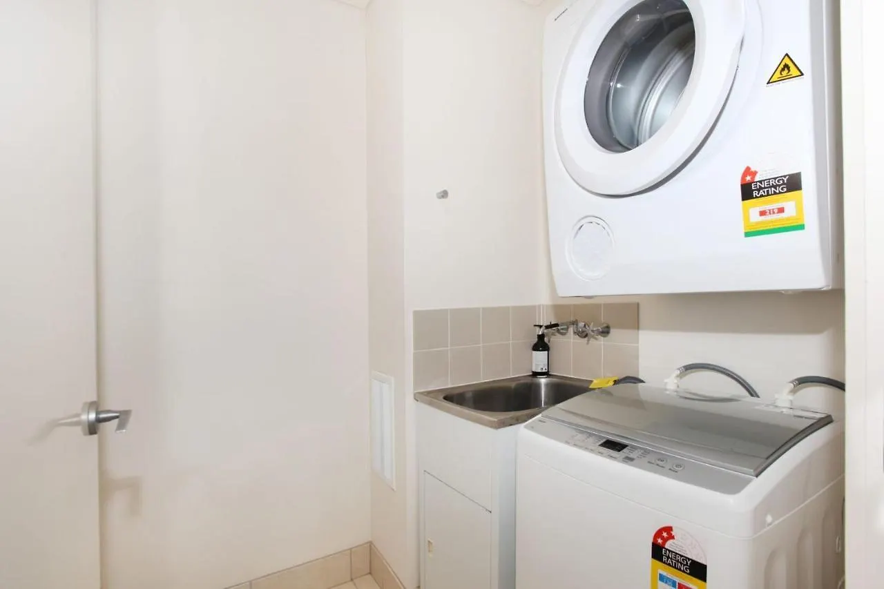 קולום ביץ' Stylish Beachside Holiday Penthouse 0*, קולום ביץ'